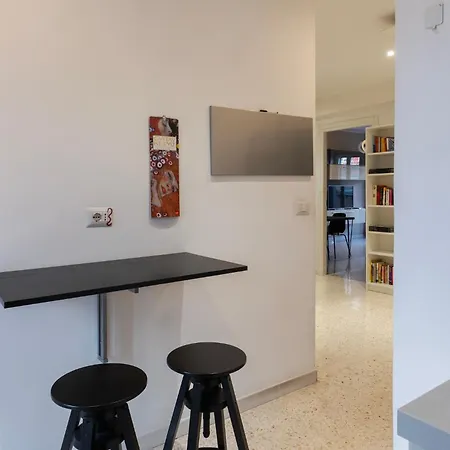 Guesthost - San Lorenzo Neighborhood Lovely Flat * Roma