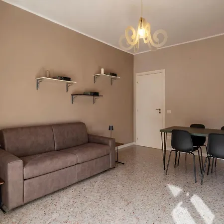 Guesthost - San Lorenzo Neighborhood Lovely Flat * Roma